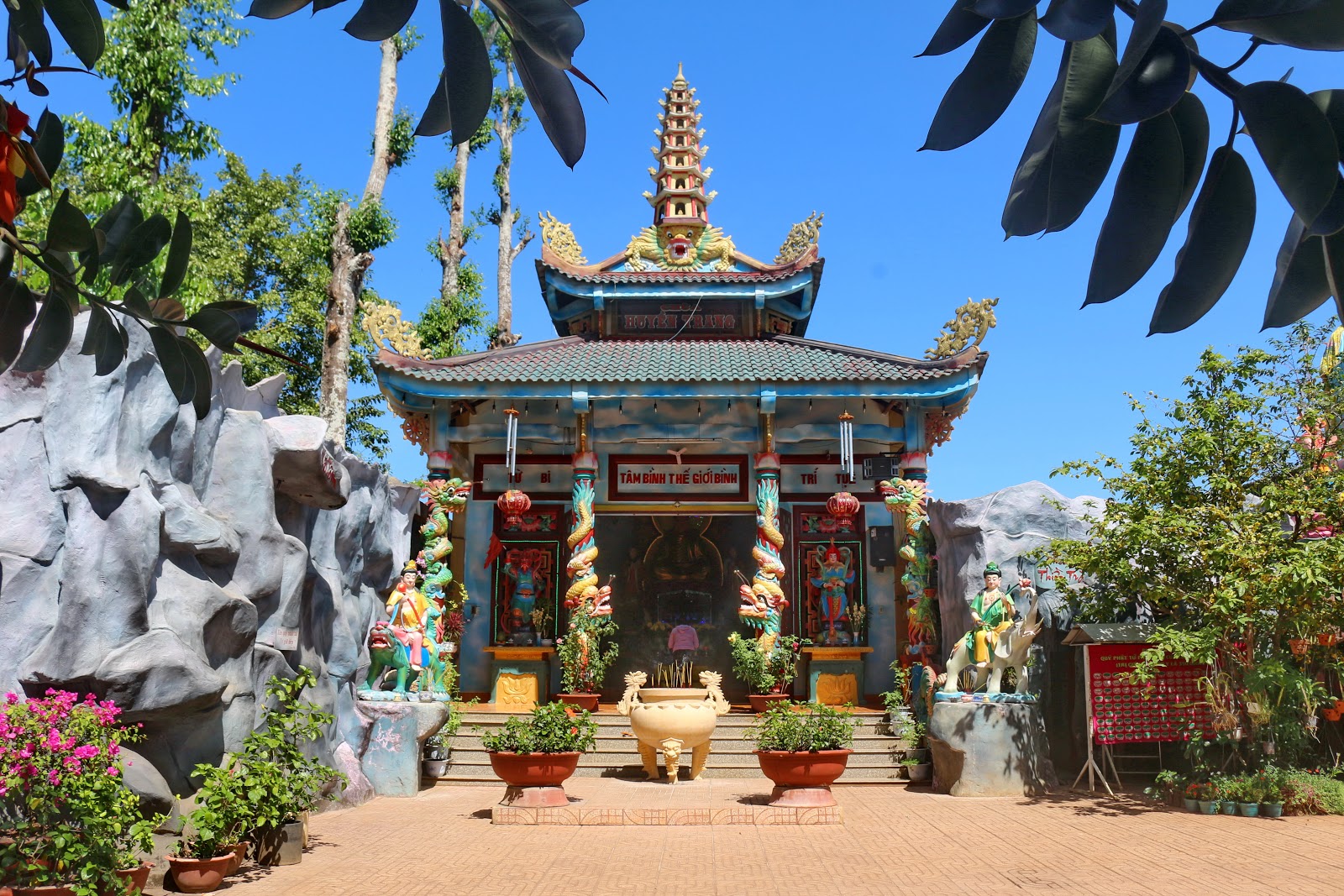 Chùa Huyền Trang